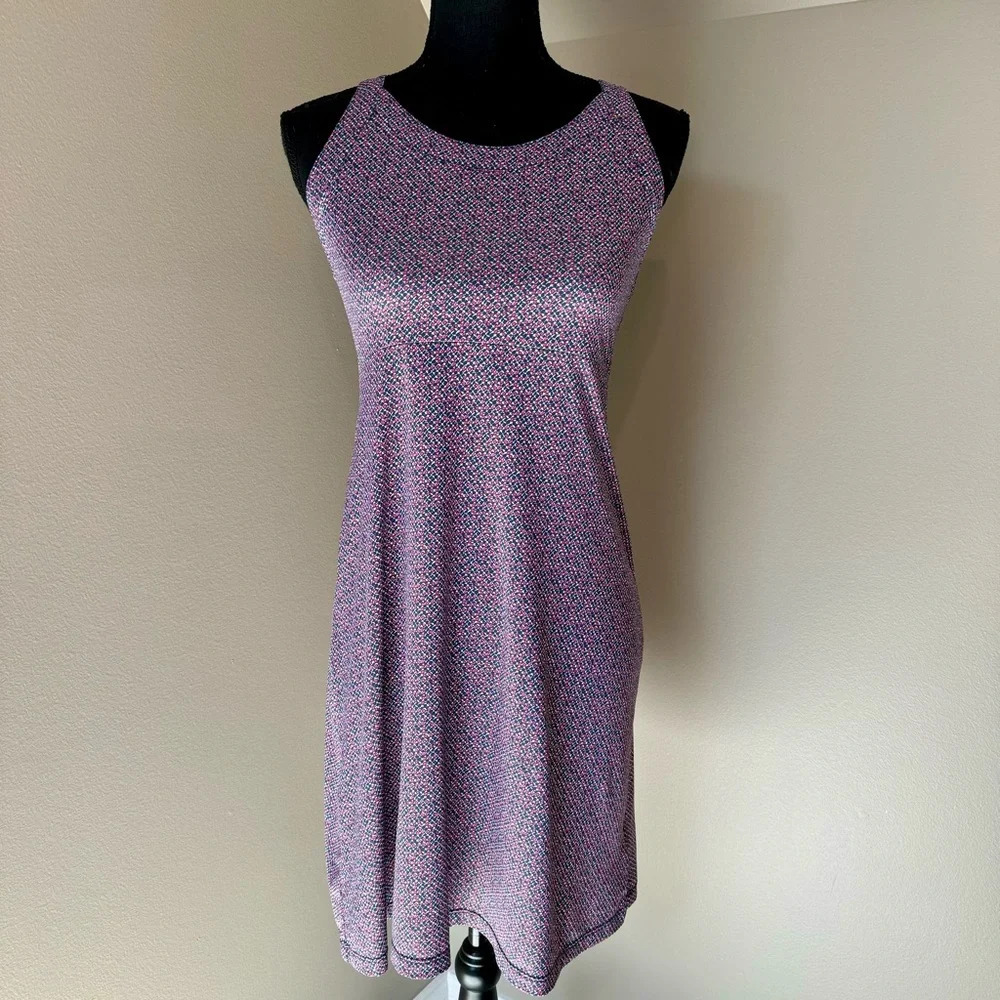 Columbia Omni-Freeze Zero‎ Dress Womens XS Pink Navy Geometric Sleeveless XK0033